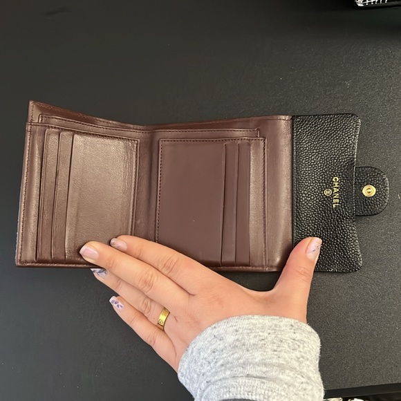 Chanel compact trifold wallet - Picture 5 of 11